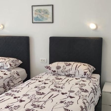 קוסטרנה Apartments Inbox מראה חיצוני תמונה