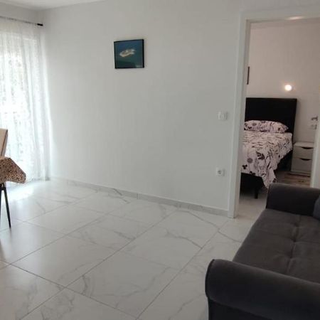 קוסטרנה Apartments Inbox מראה חיצוני תמונה