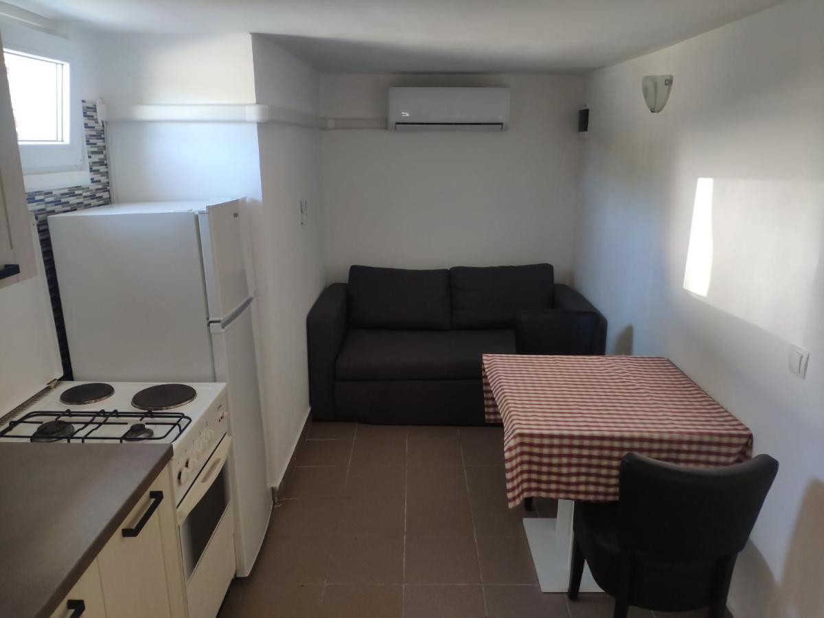 קוסטרנה Apartments Inbox מראה חיצוני תמונה