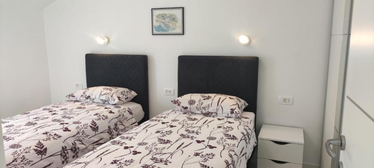 קוסטרנה Apartments Inbox מראה חיצוני תמונה