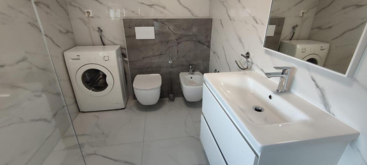 קוסטרנה Apartments Inbox מראה חיצוני תמונה