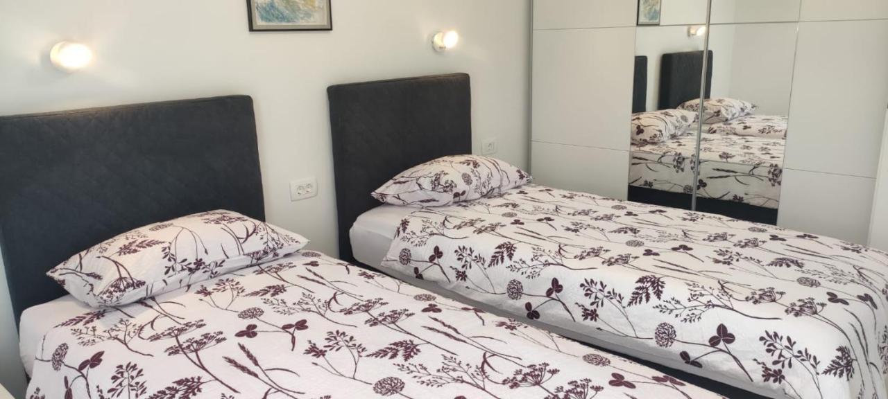 קוסטרנה Apartments Inbox מראה חיצוני תמונה