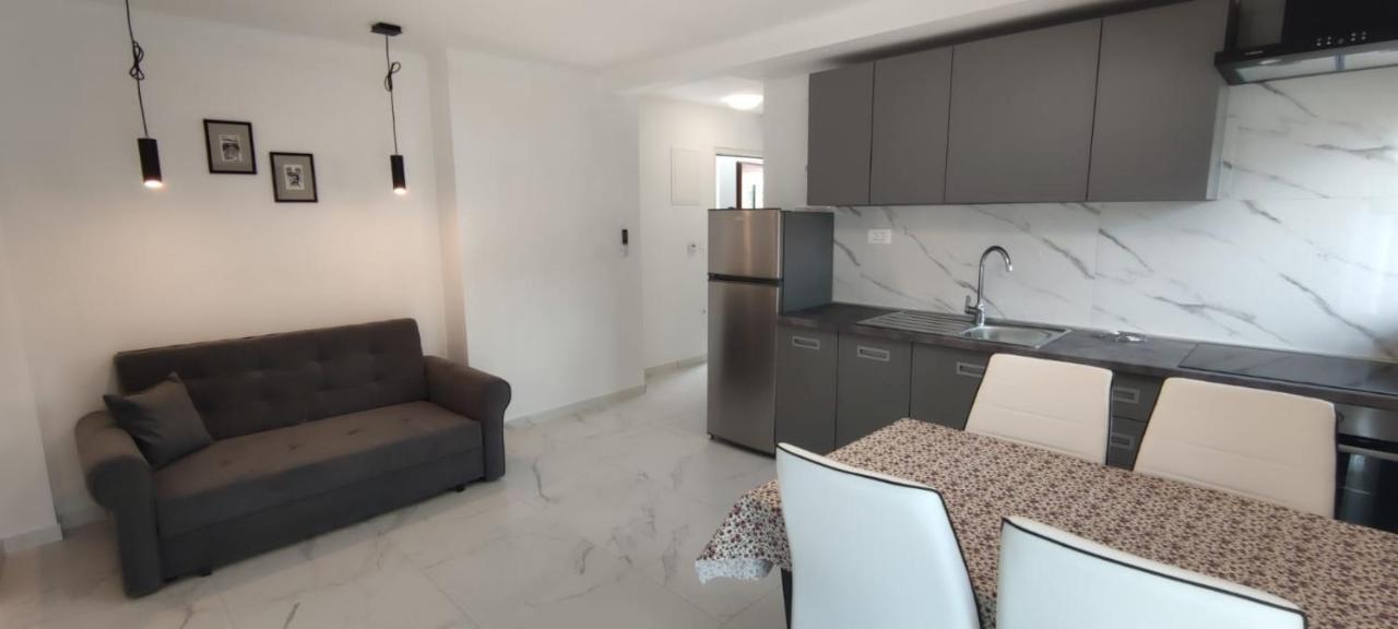 קוסטרנה Apartments Inbox מראה חיצוני תמונה