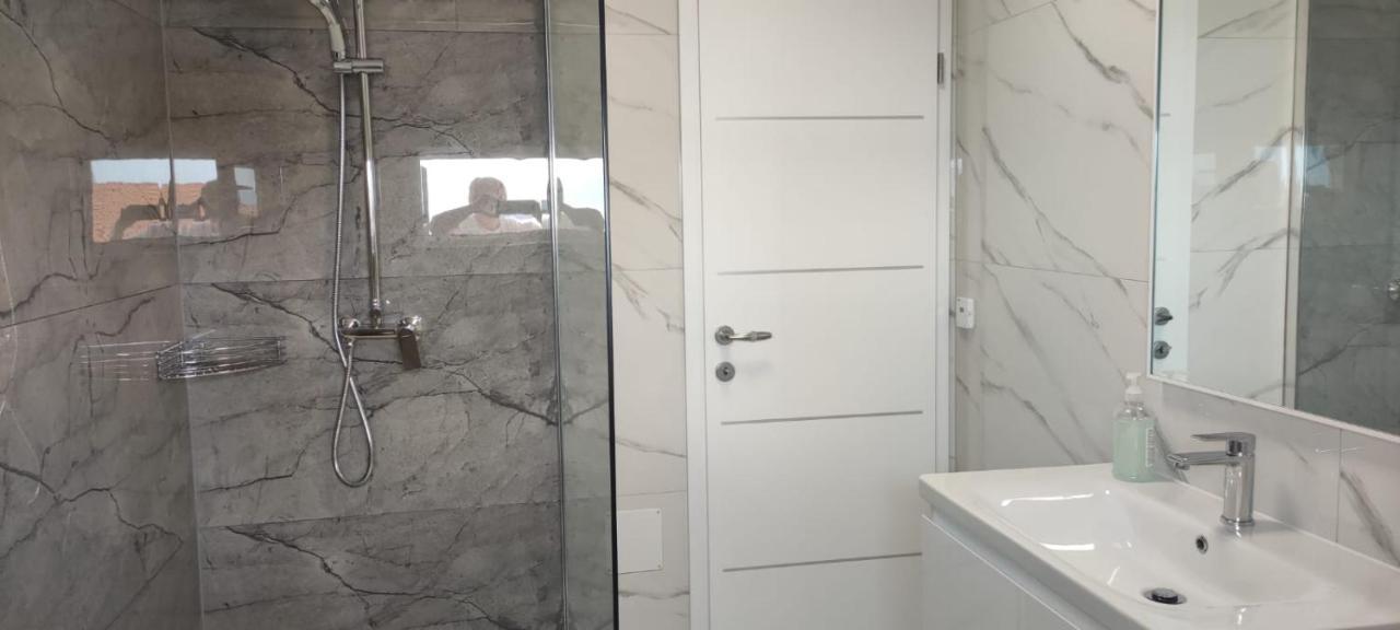 קוסטרנה Apartments Inbox מראה חיצוני תמונה