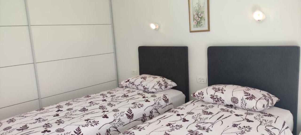 קוסטרנה Apartments Inbox מראה חיצוני תמונה