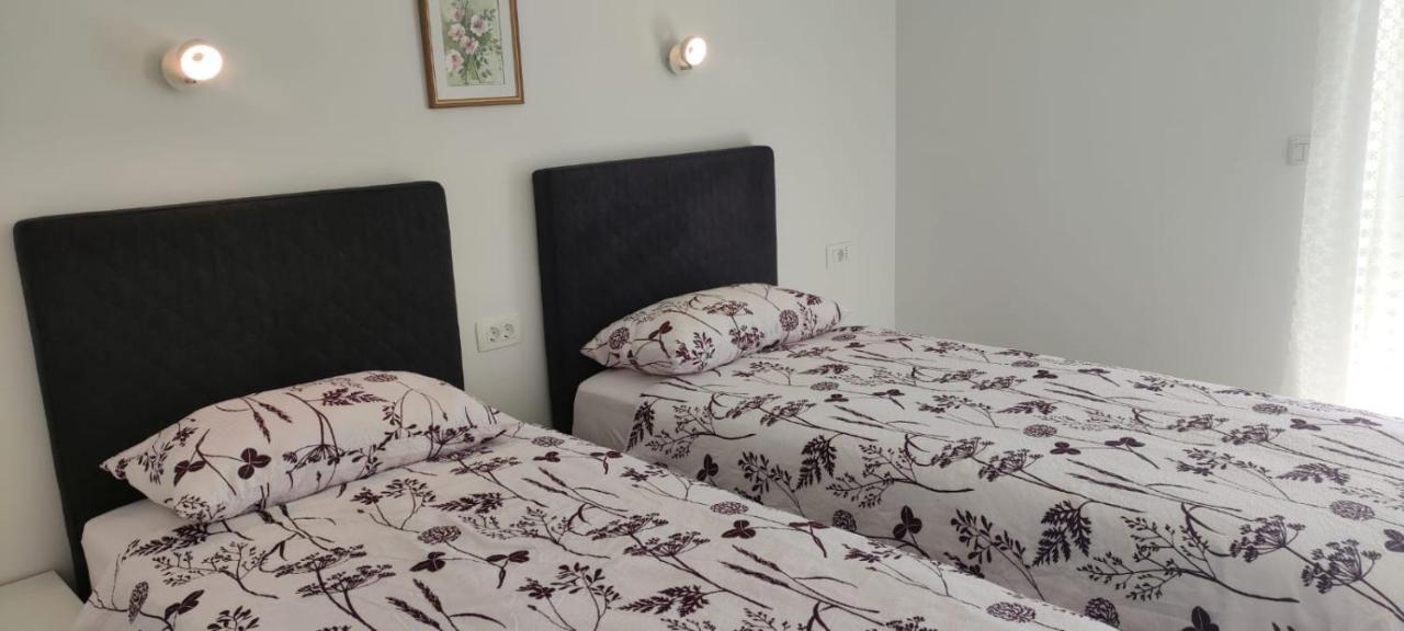 קוסטרנה Apartments Inbox מראה חיצוני תמונה