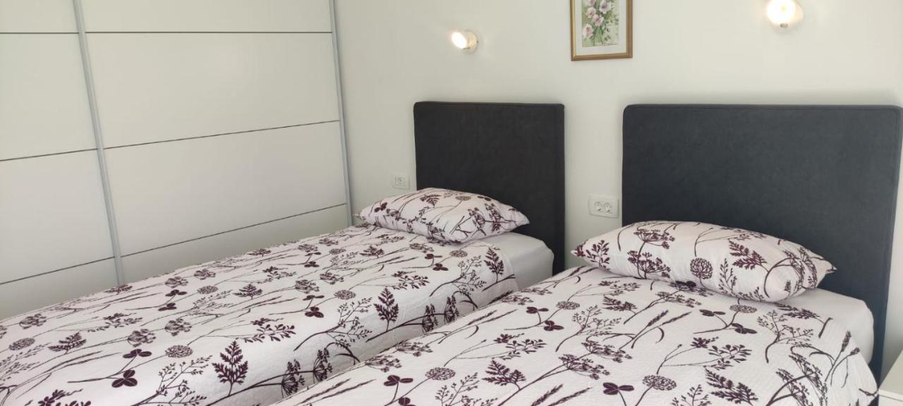 קוסטרנה Apartments Inbox מראה חיצוני תמונה