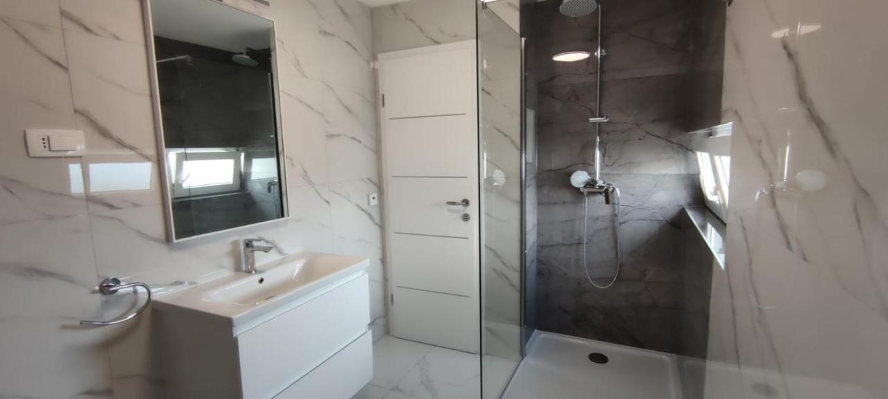 קוסטרנה Apartments Inbox מראה חיצוני תמונה