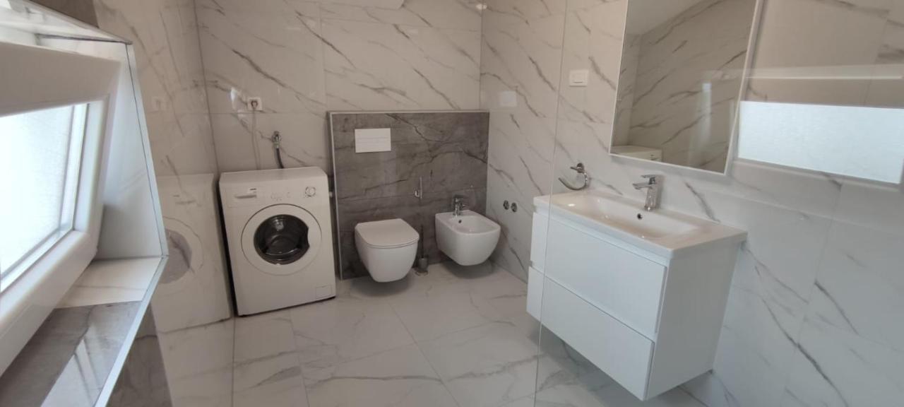 קוסטרנה Apartments Inbox מראה חיצוני תמונה